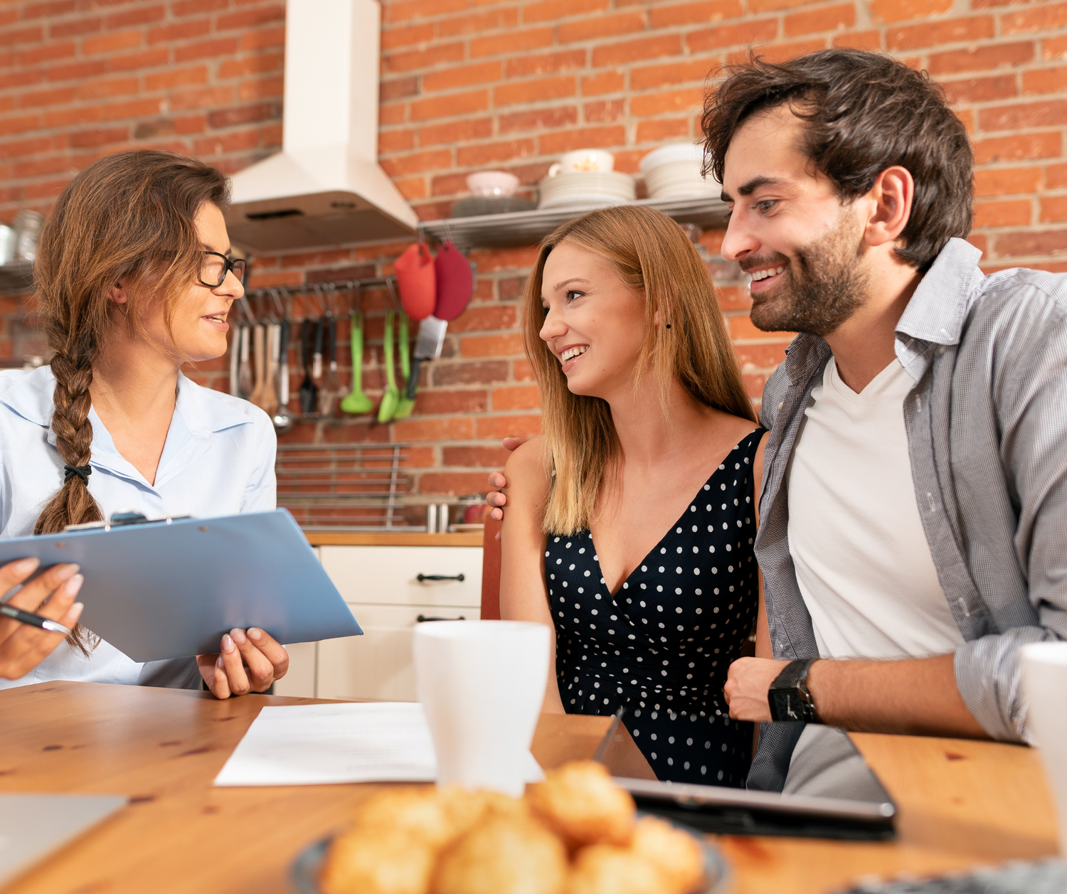happy+clients+meeting+with+their+contractor relationships+(3).png